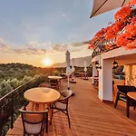 Hill House Adult Only 4*